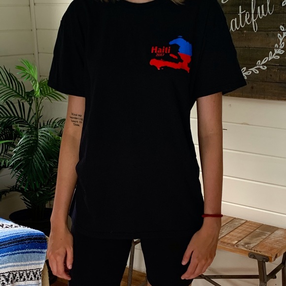 Vintage Haiti tee - Picture 2 of 4